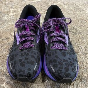 Brooks Womens Ghost 14 Cheetah Print size 9M